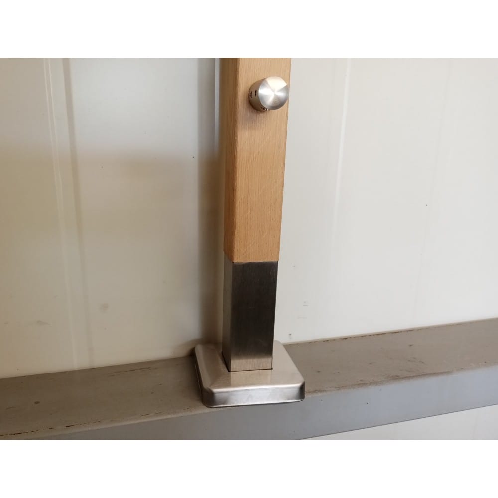 Słupek stal nierdzewna-drewno 40x40mm - 3 przelotki (mocowanie płaskie)