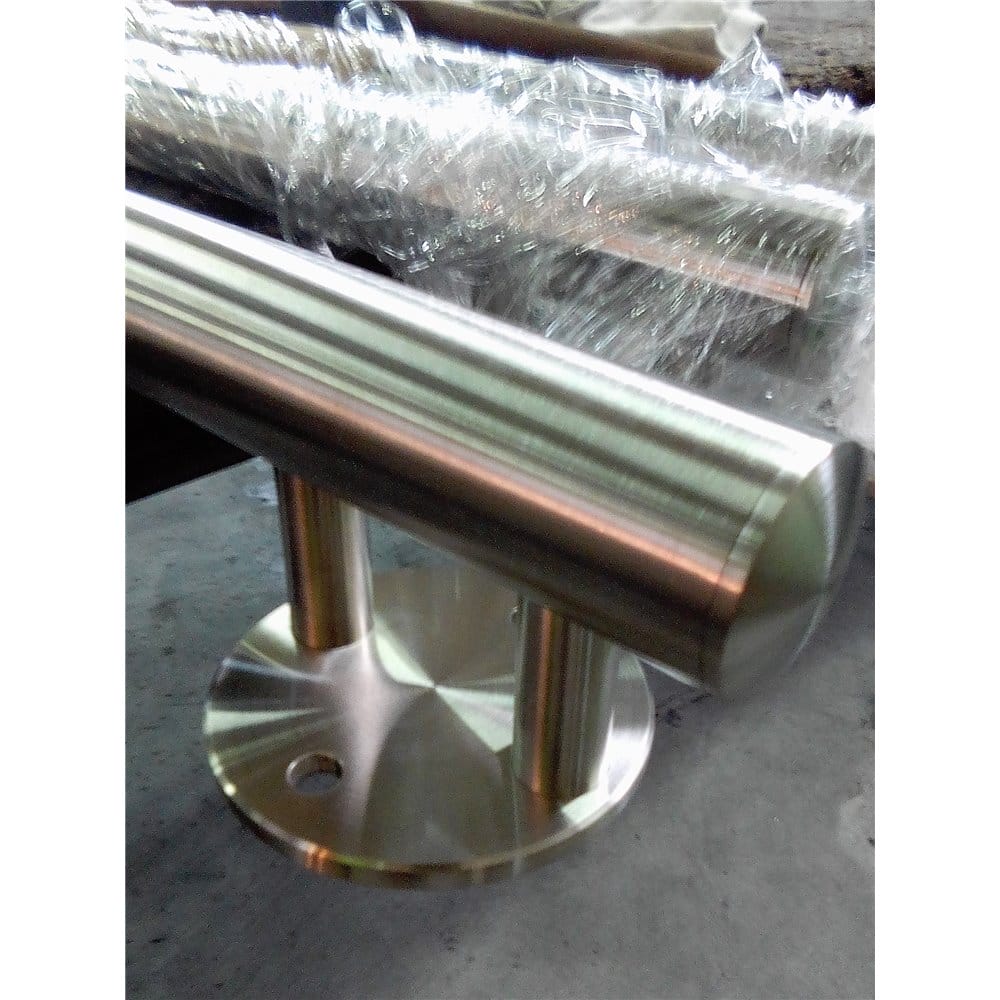 Okucie dolne słupka drewnianego 42,4mm - mocowanie boczne