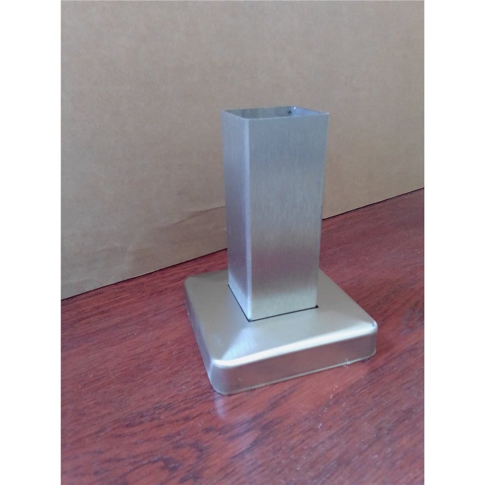 Okucie dolne słupka drewnianego 40x40mm - mocowanie płaskie